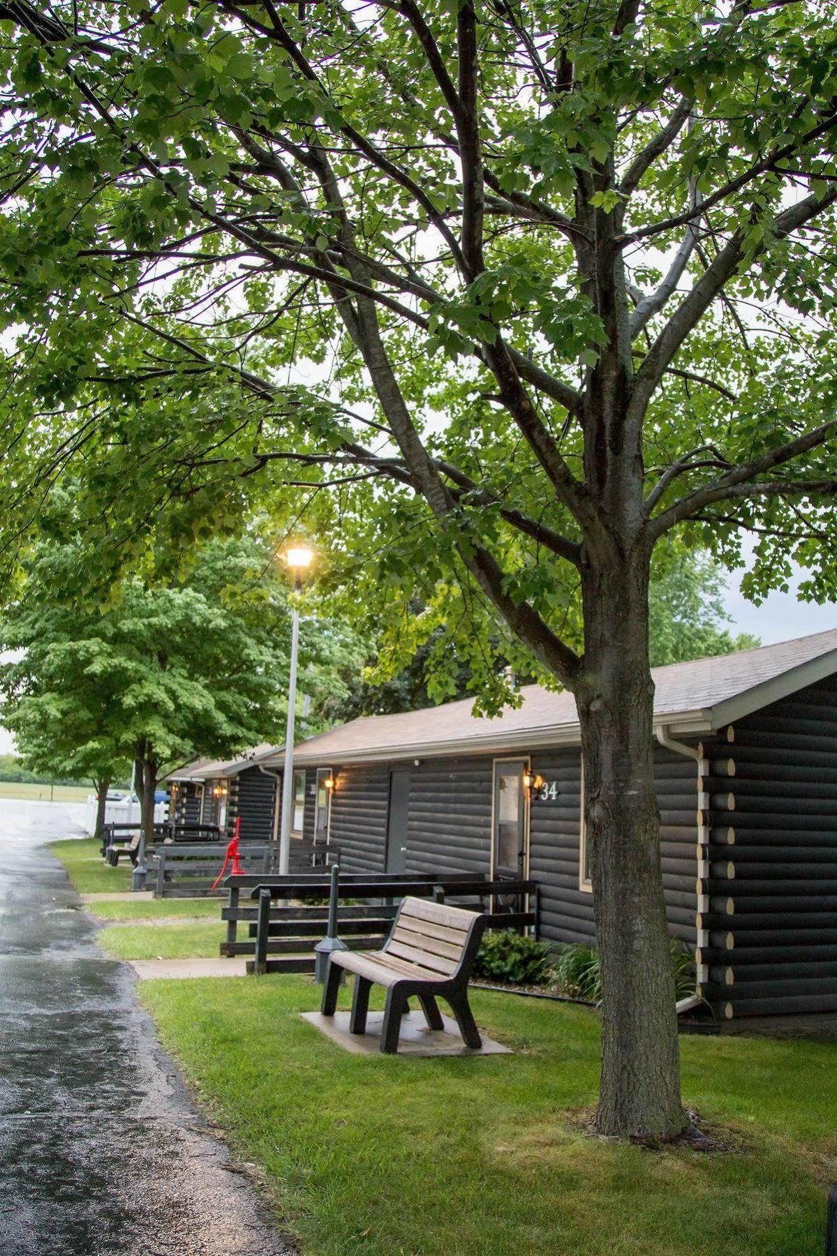 Lark Inn Tomah Exterior photo